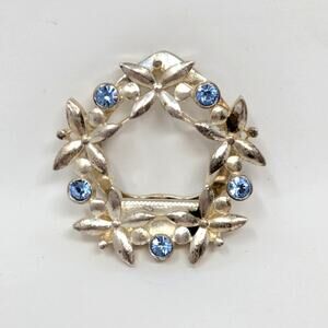 Vintage 1950s Silver Tone Floral Wreath Scarf Clip Blue Rhinestones
